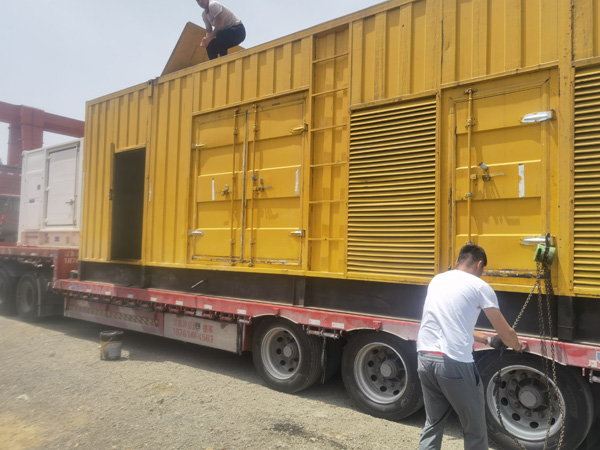 屏山除了负载情况和发动机维护，还有哪些因素会影响 200kw 柴油发电机的油耗？